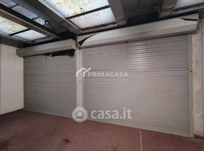 Garage/posto auto in residenziale in Viale Tibaldi 5