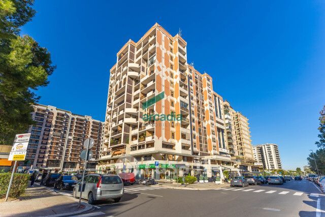 Ufficio in commerciale in Via Camillo Rosalba 49