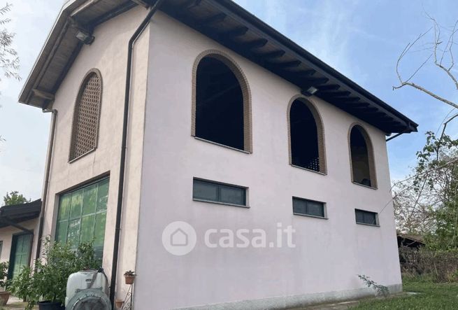 Casa indipendente in residenziale in Via della Costa Rosa
