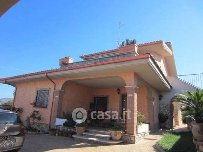 Villetta a schiera in residenziale in Via Lunano 20