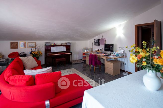 Appartamento in residenziale in Via Scaiole 10