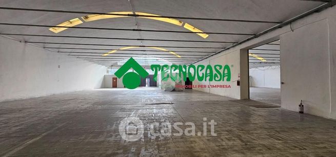 Capannone in commerciale in Via Dante Alighieri