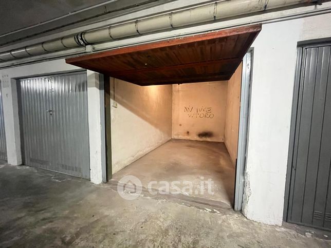 Box/posto auto in residenziale in Strada Valmanera