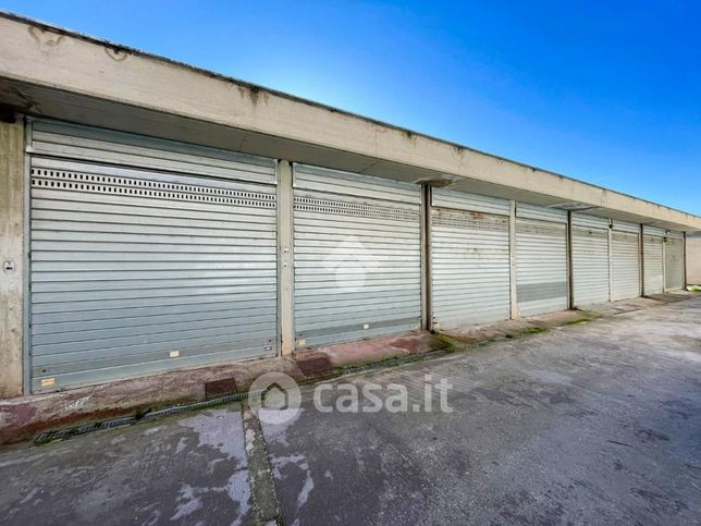 Box/posto auto in residenziale in Via Collina dei Pini 15
