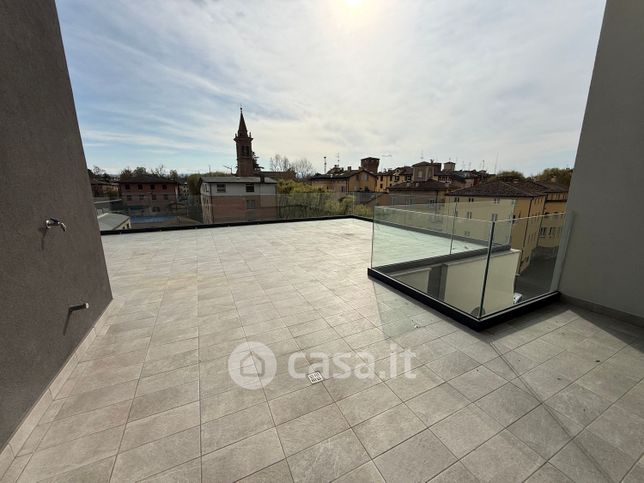 Appartamento in residenziale in Via Vandelli 56
