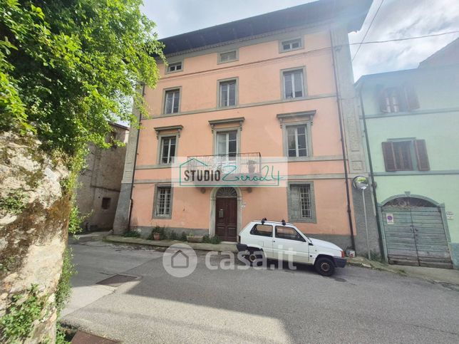Casa bi/trifamiliare in residenziale in Corte Rodeschi 15