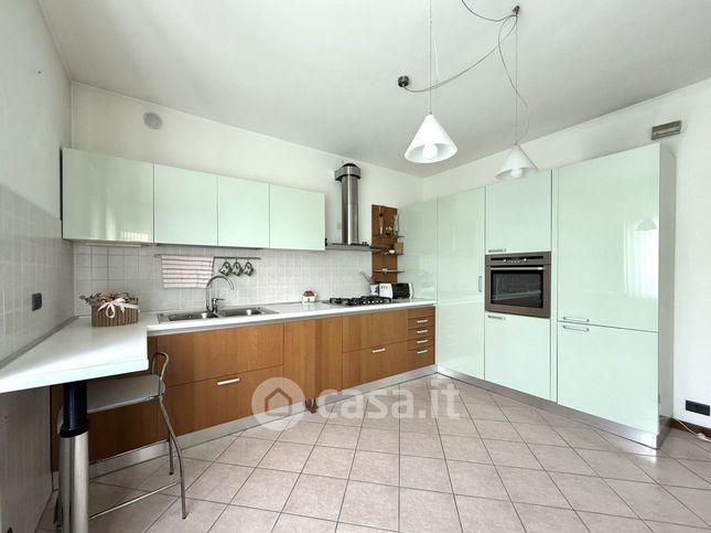 Appartamento in residenziale in Via Cesare Betteloni 19