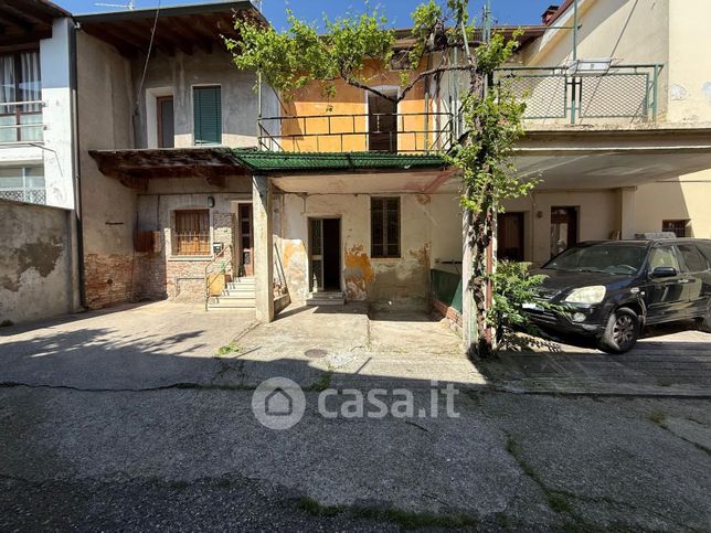 Casa indipendente in residenziale in Via Solferino