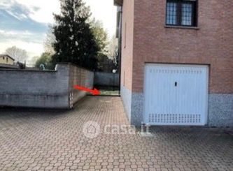 Box/posto auto in residenziale in Via Friuli 1 A