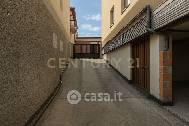 Negozio/locale commerciale in commerciale in Corso Martiri della Libertà 118