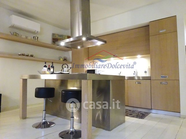 Appartamento in residenziale in Via Ventisette Aprile 11