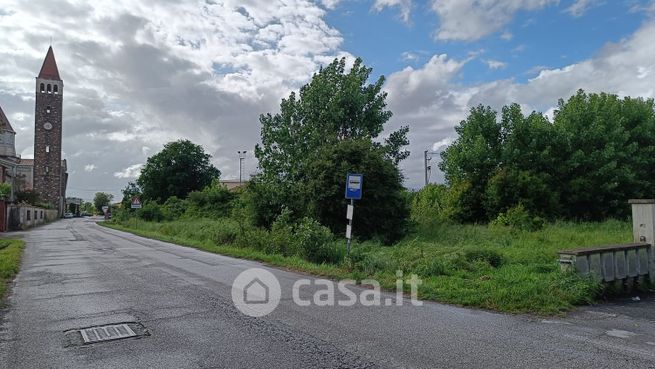 Terreno agricolo in commerciale in Via Madonna Comunale 53