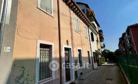 Appartamento in residenziale in Via Marchi 4