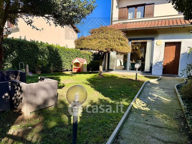 Villa in residenziale in Via Beati