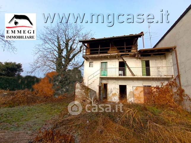 Rustico/casale in residenziale in Via Circonvallazione