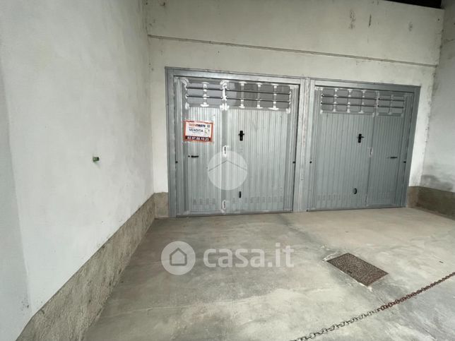 Garage/posto auto in residenziale in Via Ernesto Trezzi 23