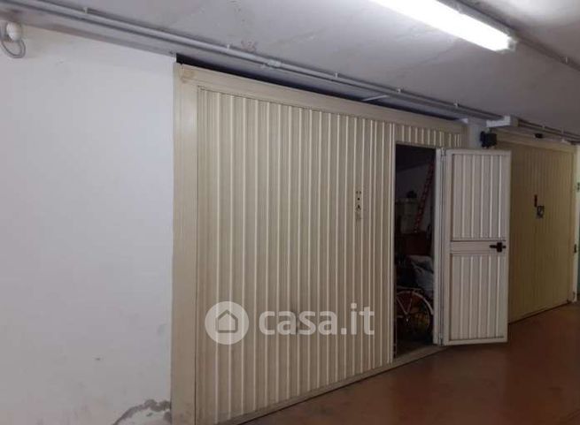 Garage/posto auto in residenziale in Viale Luigi Cilla