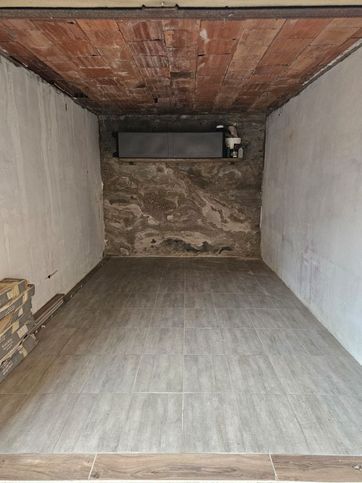 Box/posto auto in residenziale in Via Golosine