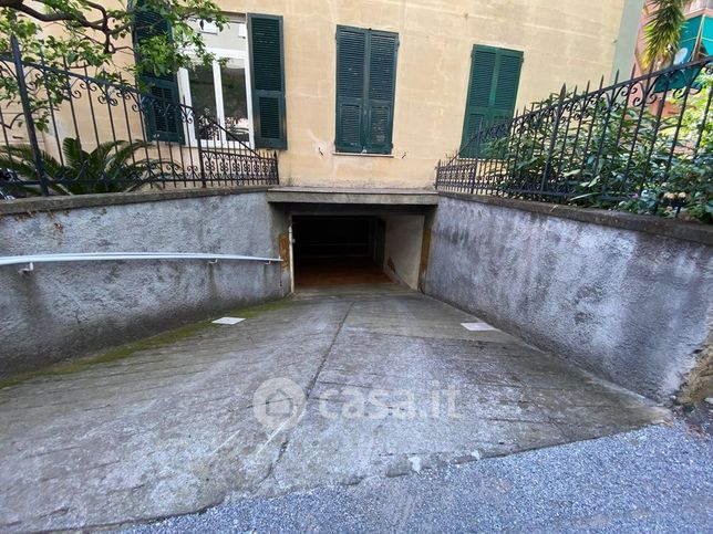 Box/posto auto in residenziale in Via Antonio Fogazzaro