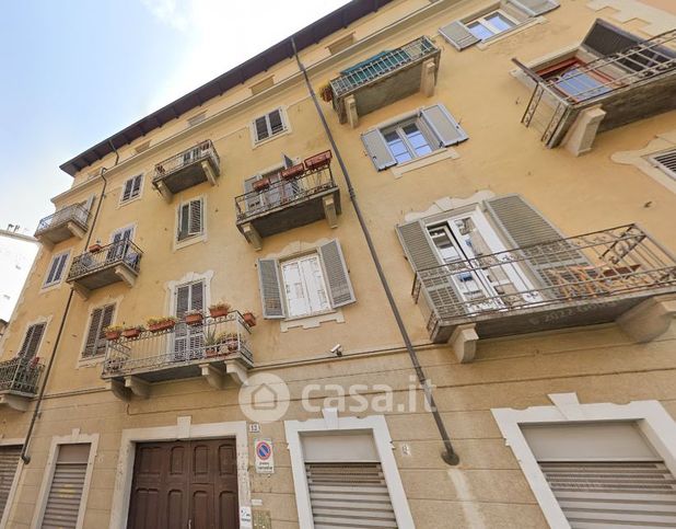 Appartamento in residenziale in Via Serrano 12