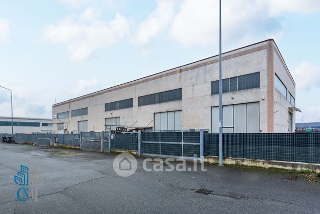 Capannone in commerciale in Via Irene Karcher 29