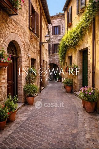 Casa indipendente in residenziale in Vicolo Tre Ponti 11
