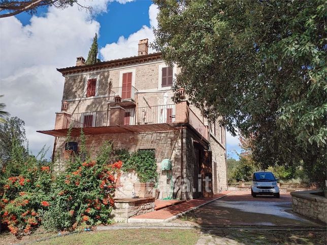 Rustico/casale in residenziale in 