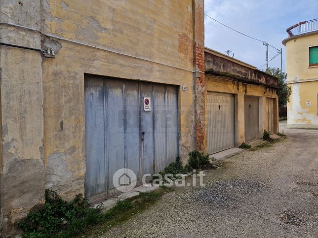 Garage/posto auto in residenziale in Via Fabio Filzi