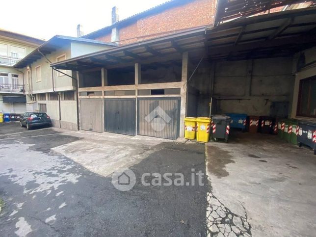 Garage/posto auto in residenziale in Largo Ferruccio Talentino 16