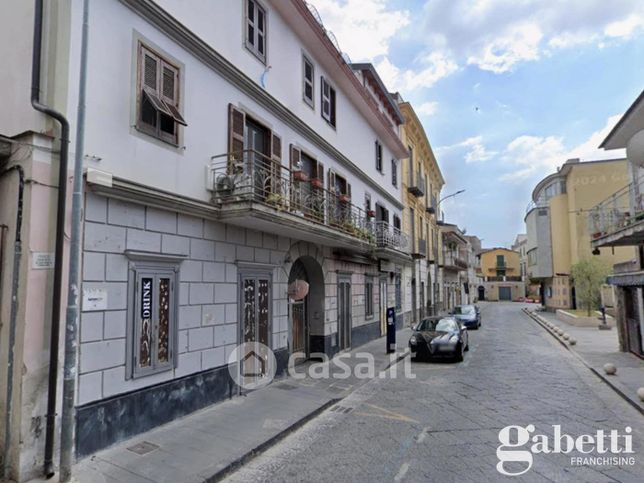 Appartamento in residenziale in Via Carlo Poerio