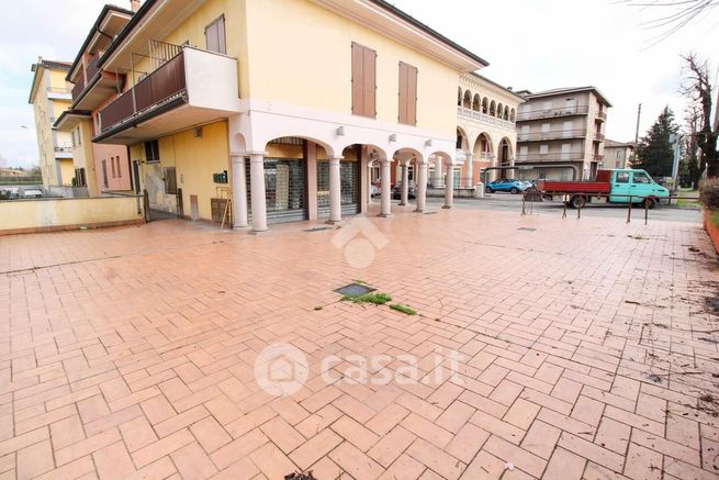 Ufficio in commerciale in Viale Cesare Battisti 85