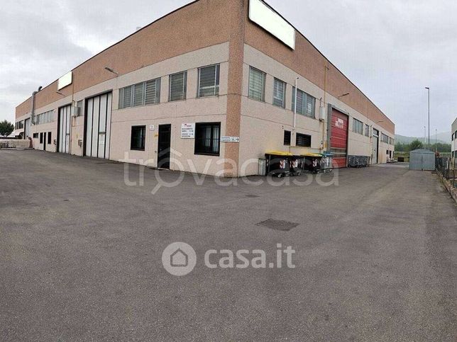 Capannone in commerciale in Via Cà del Miele 8