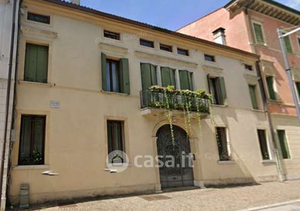 Villa in residenziale in Via Giuseppe Garibaldi 82