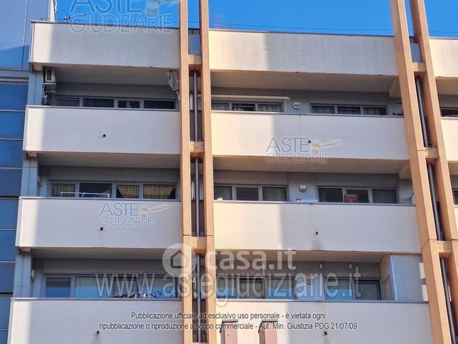 Ufficio in commerciale in Via Toscana 6