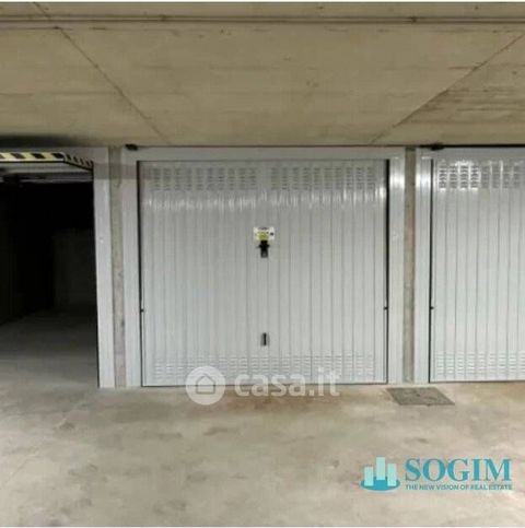 Box/posto auto in residenziale in Via Trento 2