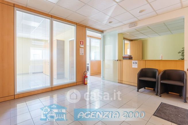 Ufficio in commerciale in Viale dell'Industria 2