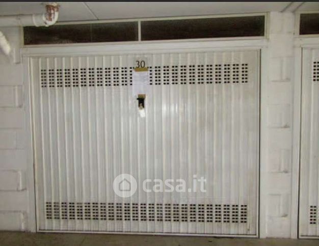 Box/posto auto in residenziale in Via Adeodato Matricardi