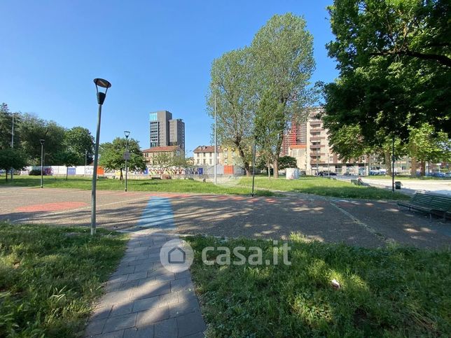 Garage/posto auto in residenziale in Piazza Tirana 24