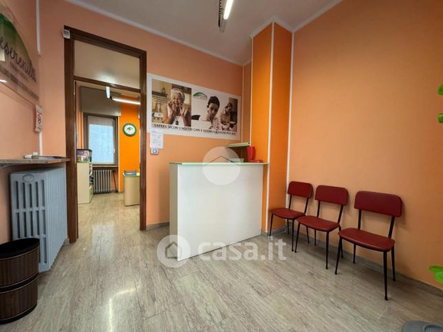 Ufficio in commerciale in Via Galileo Galilei 8
