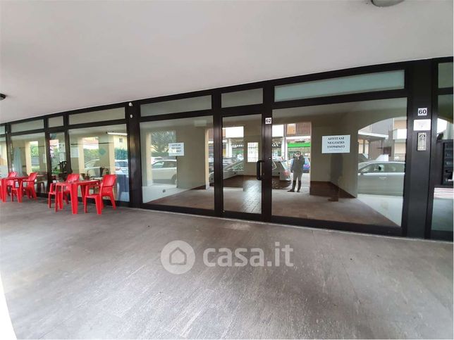 Ufficio in commerciale in