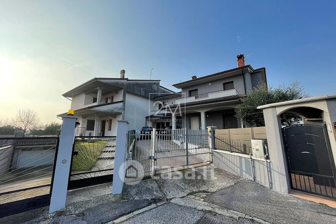 Villetta a schiera in residenziale in Via Eugenio Montale