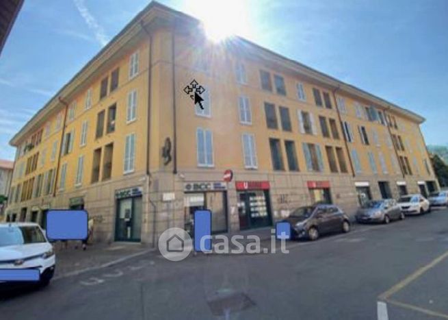 Appartamento in residenziale in Via Ugo Foscolo 3