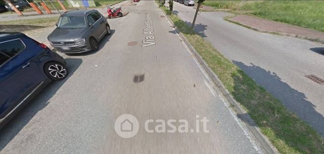 Capannone in commerciale in Via Albert Einstein