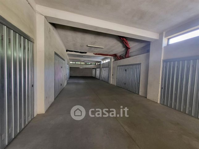 Box/posto auto in residenziale in Via Trieste