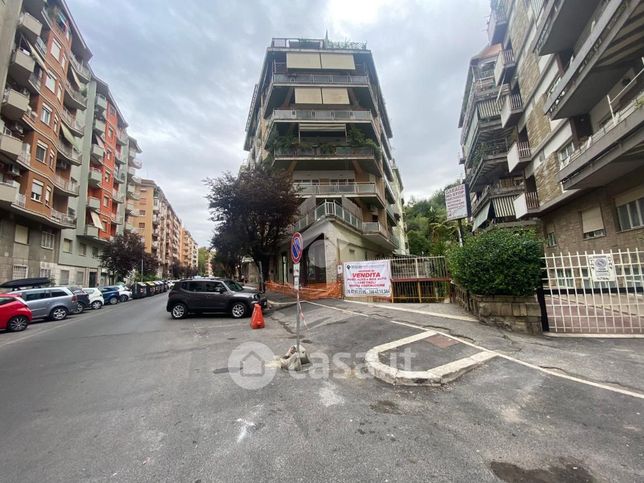 Box/posto auto in residenziale in Via Luigi Rizzo 38