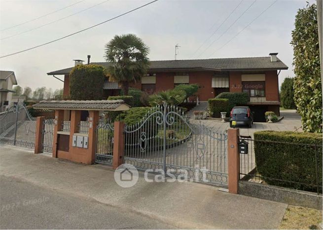 Casa bi/trifamiliare in residenziale in Via D. Guerrazzi 24