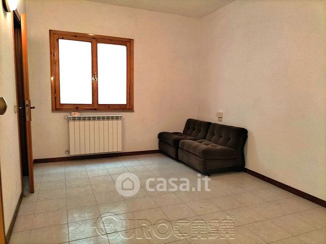 Ufficio in commerciale in Via Rodolfo Morandi