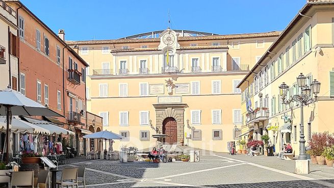 Attivitã /licenza (con o senza mura) in commerciale in Corso della Repubblica 7