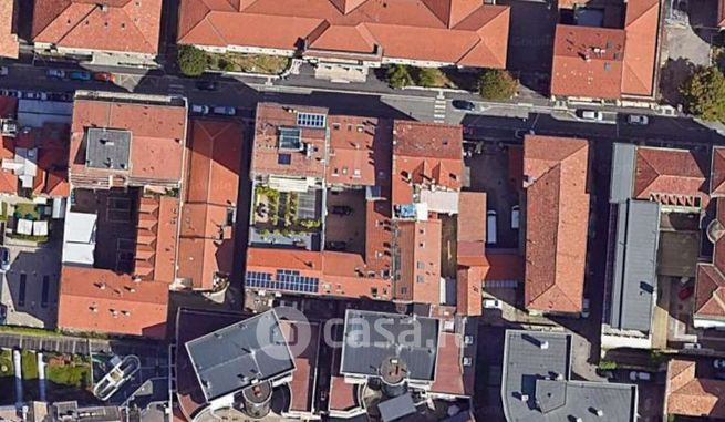 Ufficio in commerciale in Via Como
