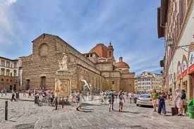 Attivitã /licenza (con o senza mura) in commerciale in Piazza di San Lorenzo 22 r